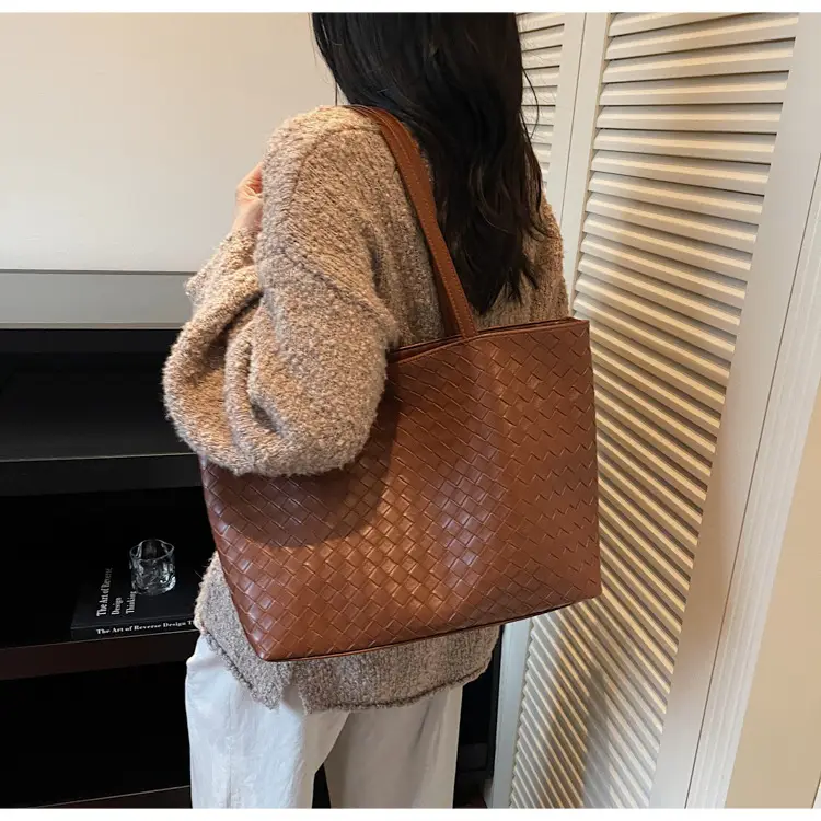 Women Woven Leather Shoulder Bag Large Fashion Tote — feature 16