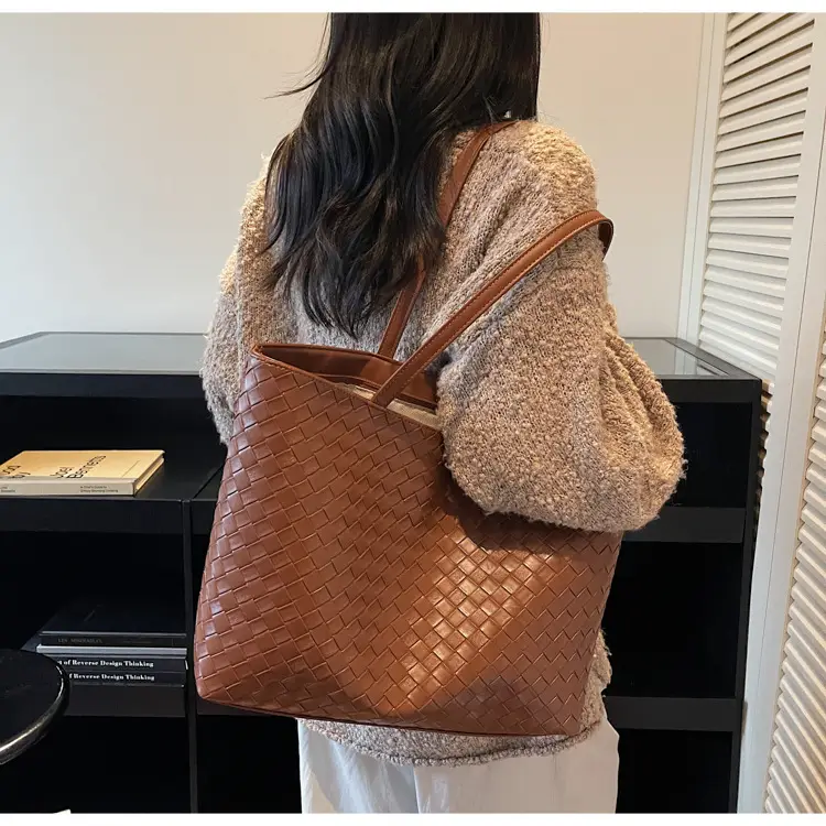 Women Woven Leather Shoulder Bag Large Fashion Tote — feature 17