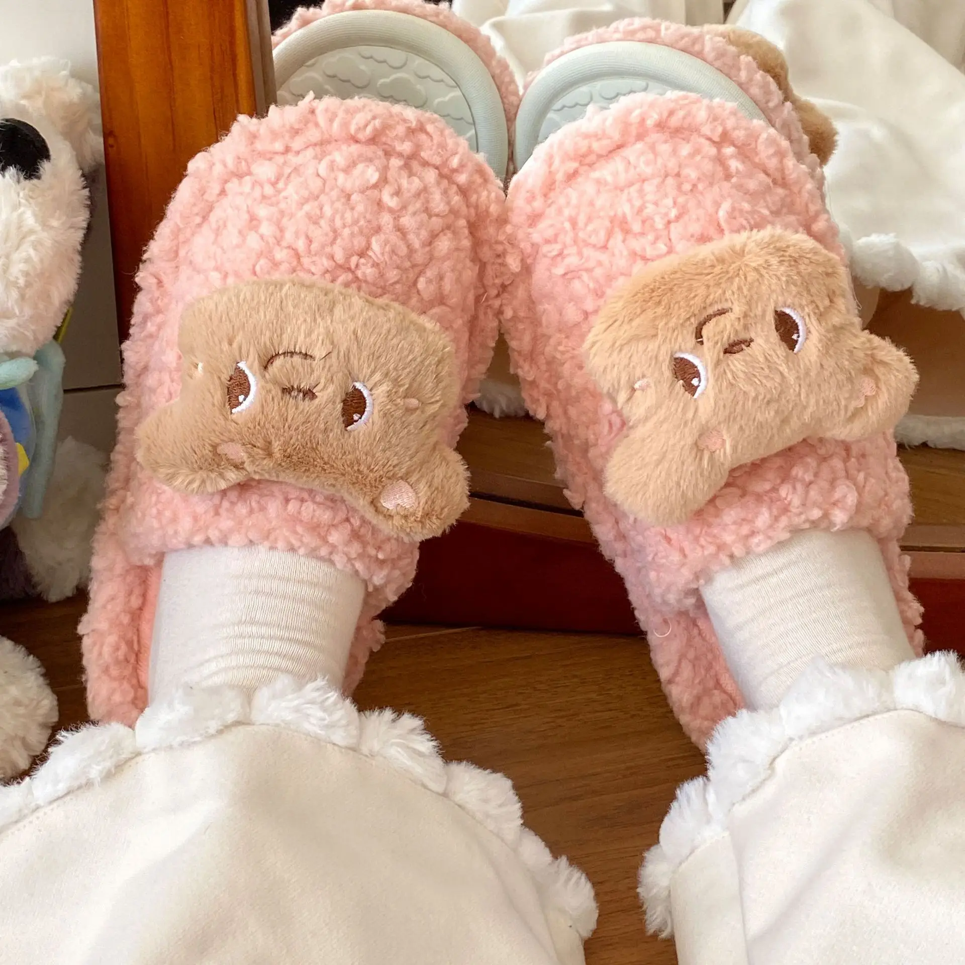 2025 Winter Stuffed Bear Slippers Women's Wearable Anti-Slip Soft Bottom - Image 5