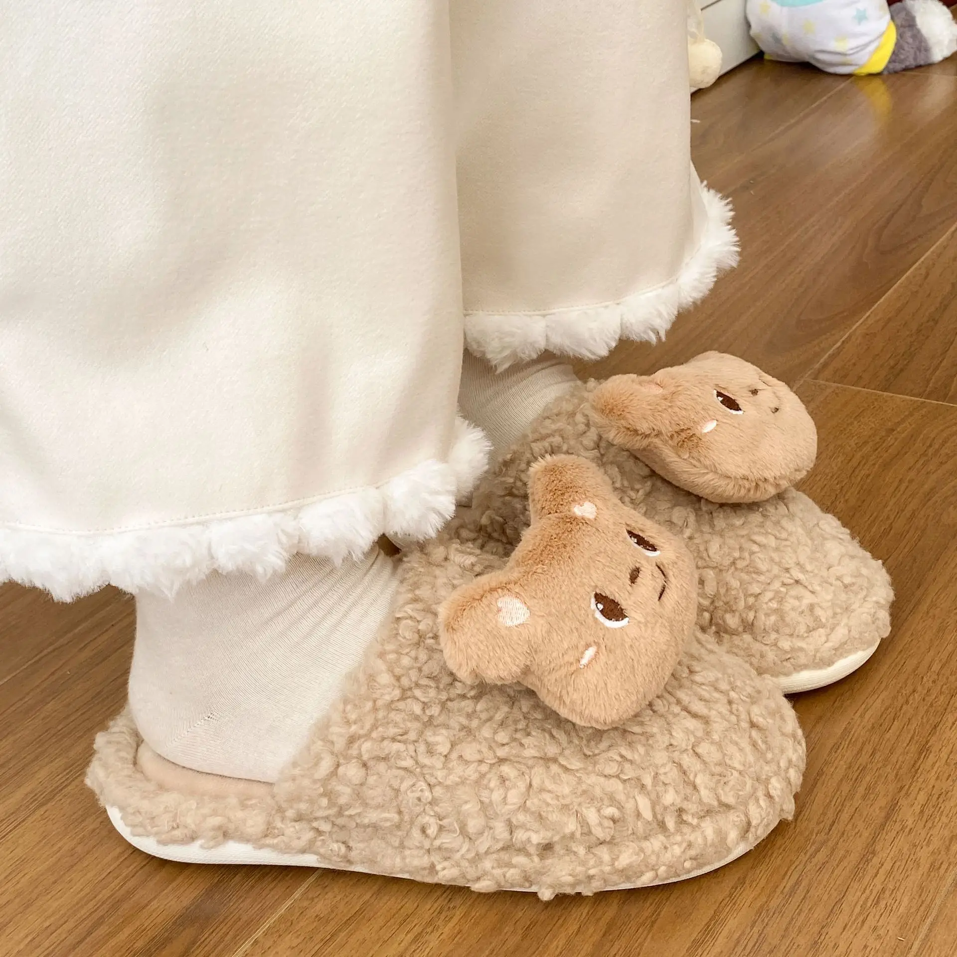 2025 Winter Stuffed Bear Slippers Women's Wearable Anti-Slip Soft Bottom - Image 7