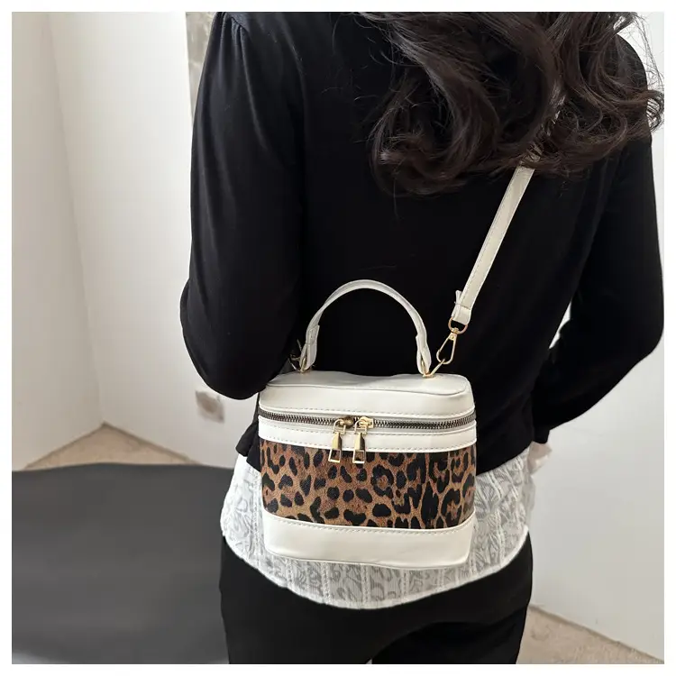 Leopard Print Crossbody Bag Black 2025 — feature 10