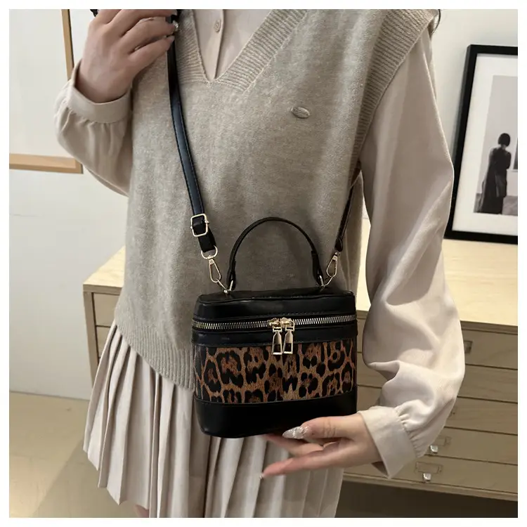Leopard Print Crossbody Bag Black 2025 — feature 15
