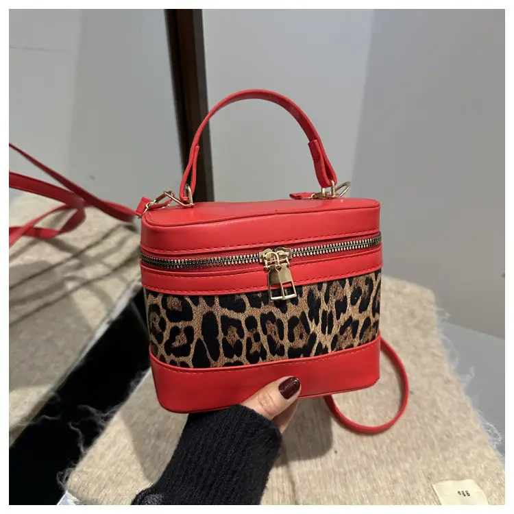 Leopard Print Crossbody Bag Black 2025 - Image 3