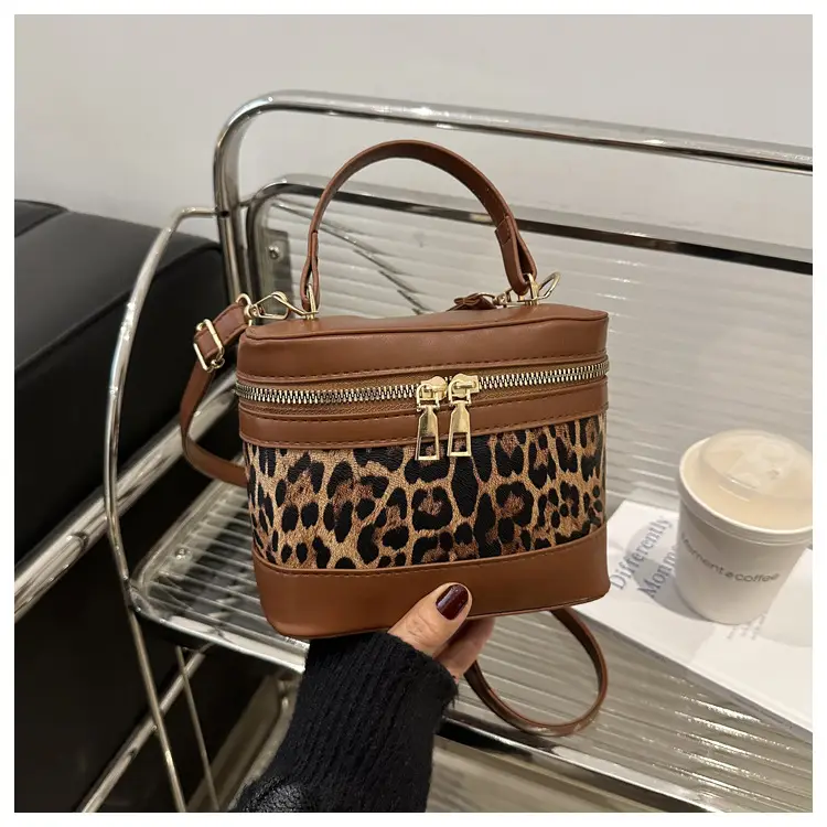 Leopard Print Crossbody Bag Black 2025 - Image 4