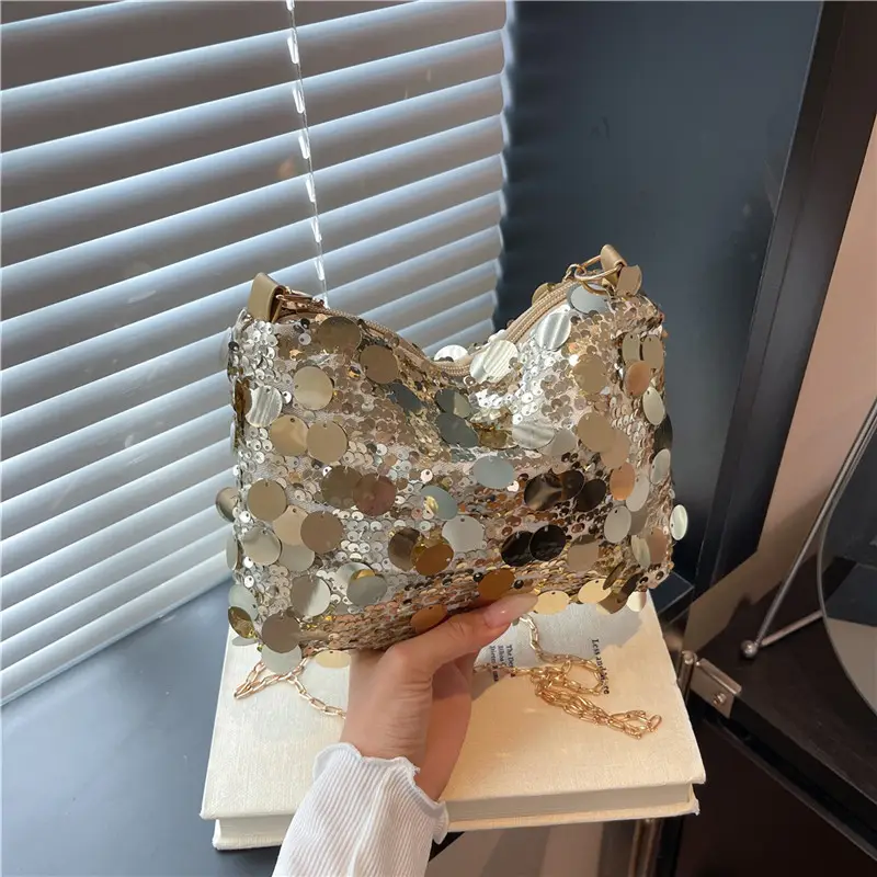 2025 New Fashion Large Cap Chain Shoulder Crossbody Bag