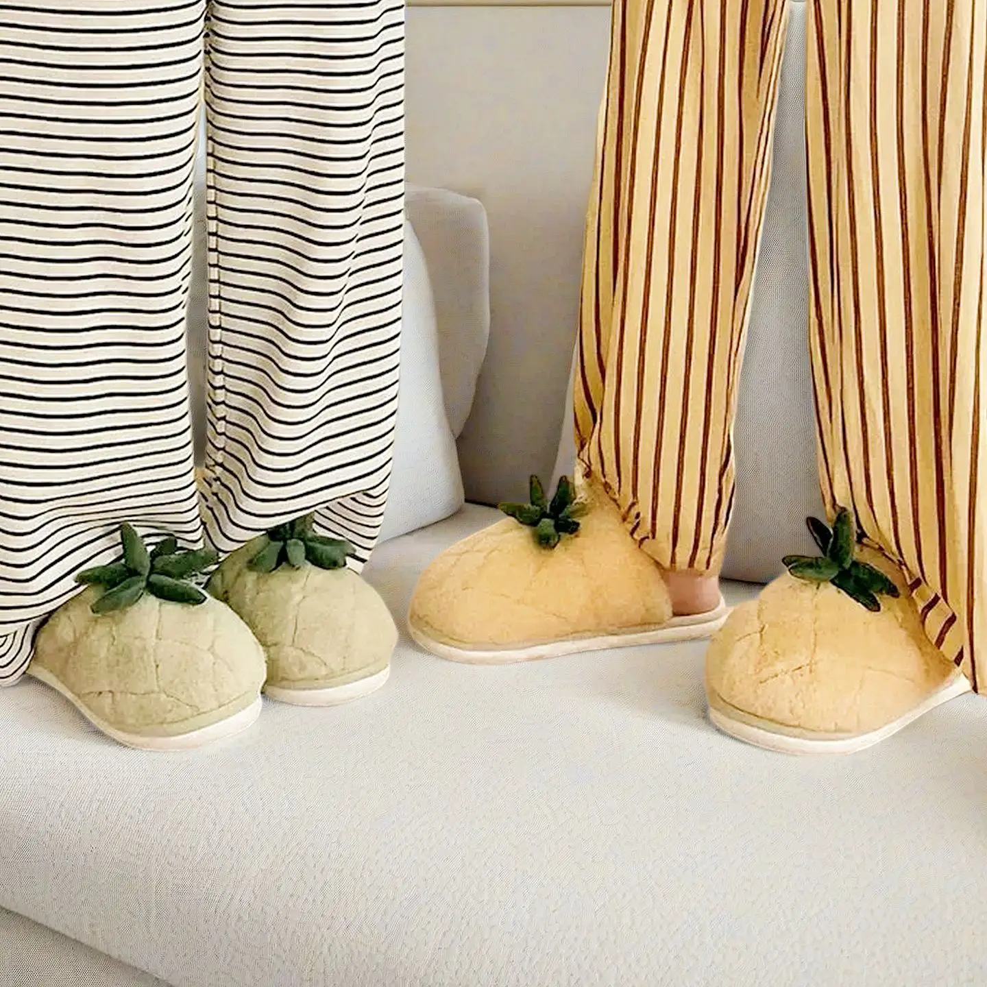 Fleece Lined Pineapple Slippers Women Large Winter - Image 4