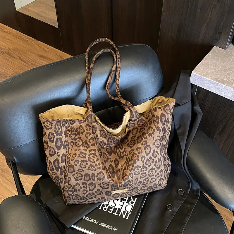 Women's Brown Leopard Print Shoulder Bag Large Capacity - Image 2