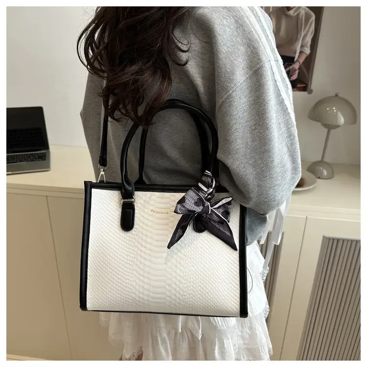 Silk Scarf 2025 Women's Textured Crossbody Bag — feature 14