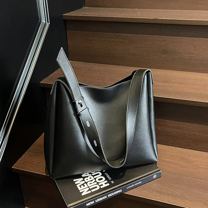 High-End Leather Shoulder Bag with Zipper & Crossbody