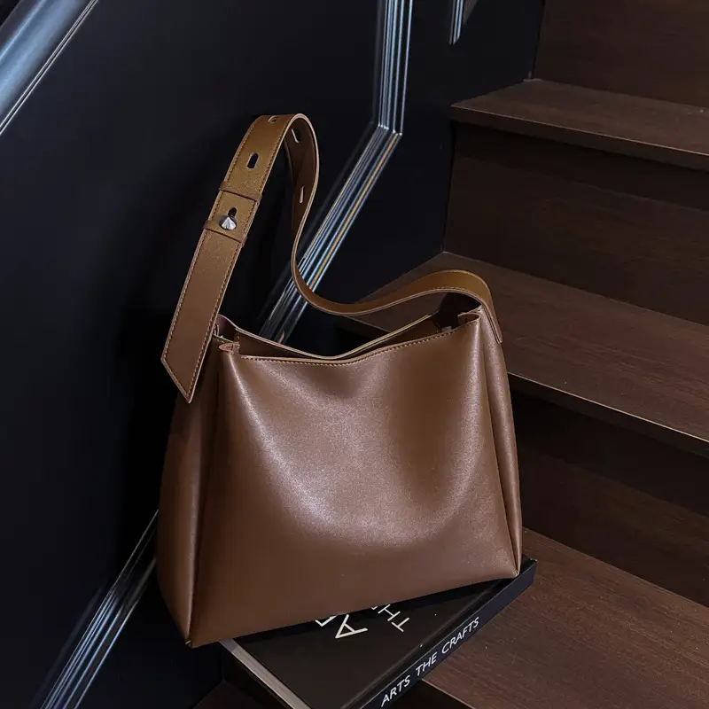 High-End Leather Shoulder Bag with Zipper & Crossbody