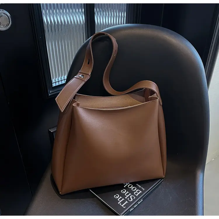 High-End Leather Shoulder Bag with Zipper & Crossbody — feature 14