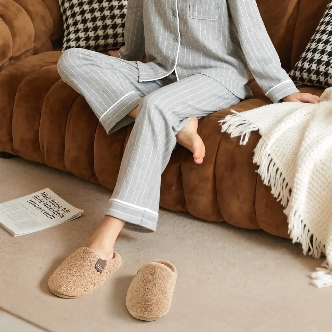Nanbowan Cotton Slippers for Women in Winter Home Indoor Warm Anti-Slip Thickeneded Outer Wear Couple Furry Slippers for Men - Image 7