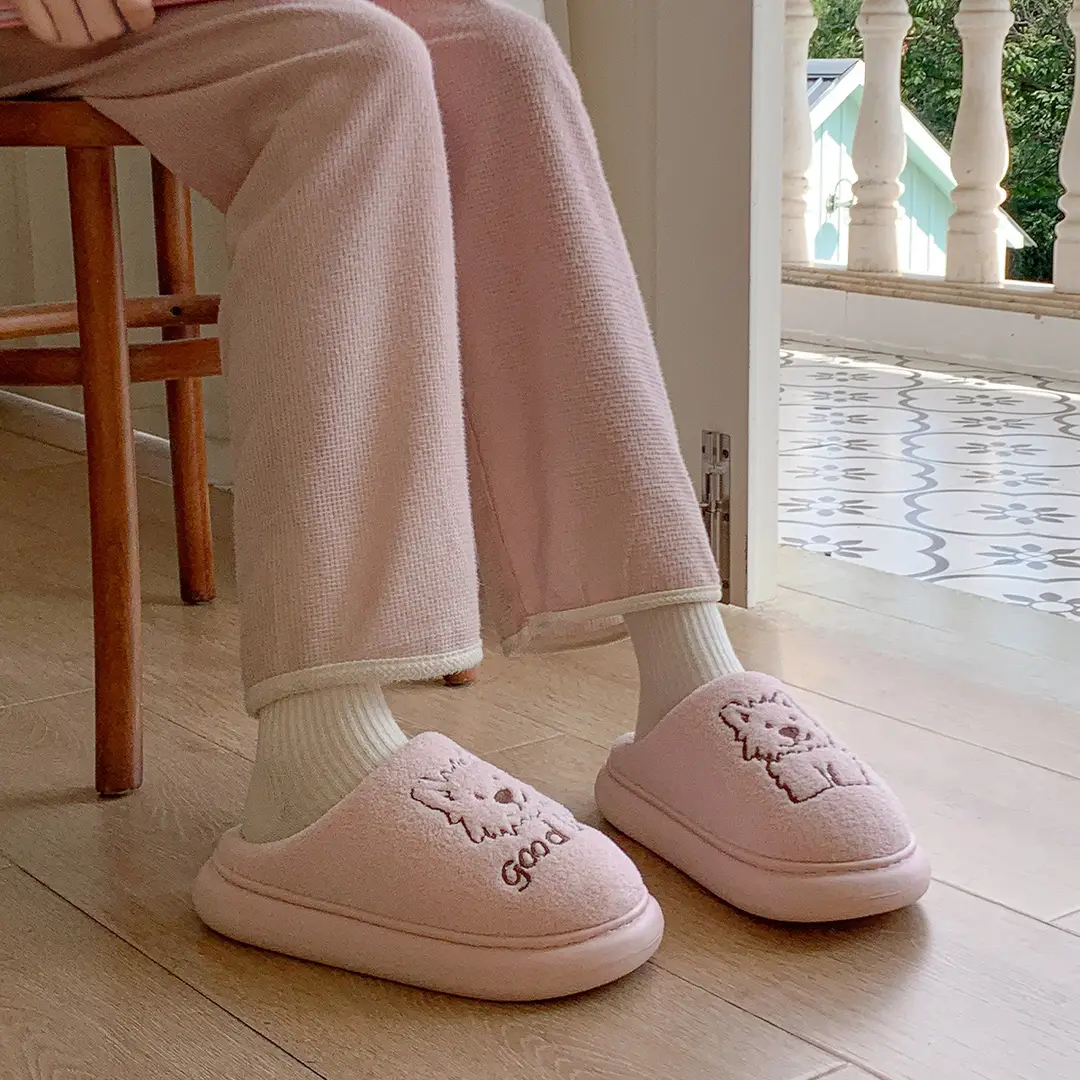 Cute Puppy Cotton Slippers for Women 2025 New Winter Indoor Home Home Couple Warm Plush Slippers for Men