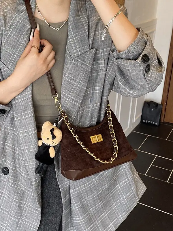Retro Crossbody Bag for Women Brown Gold Chain 2025 - Image 10