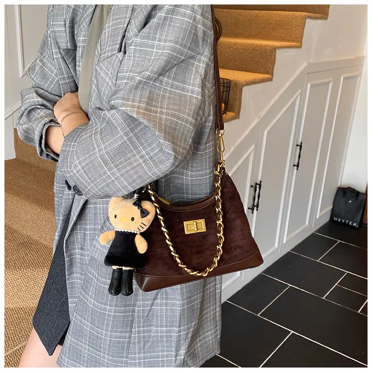 Retro Crossbody Bag for Women Brown Gold Chain 2025 — feature 14