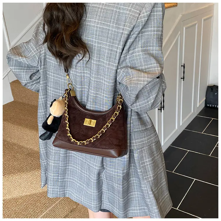 Retro Crossbody Bag for Women Brown Gold Chain 2025 — feature 15