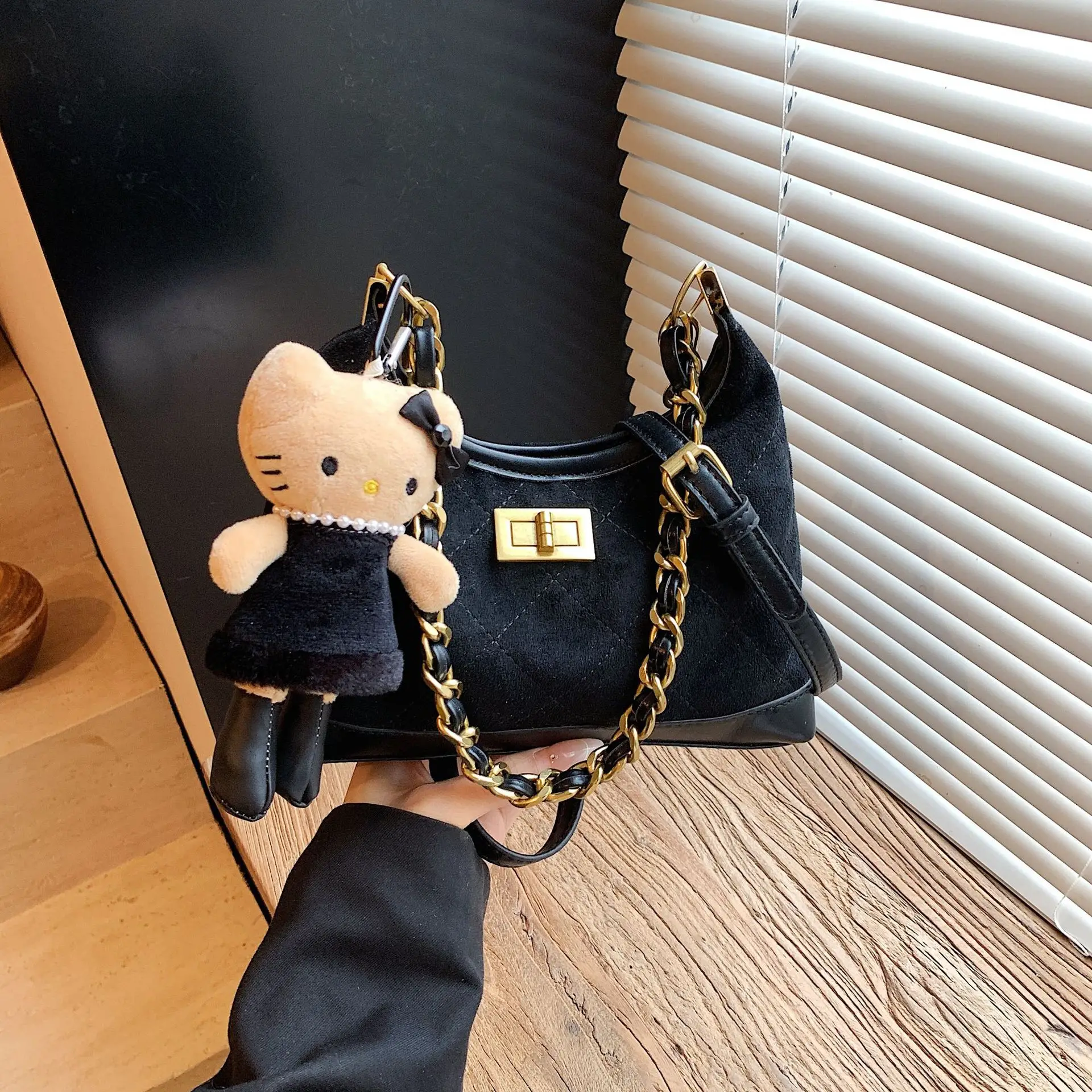Retro Crossbody Bag for Women Brown Gold Chain 2025 — feature 27