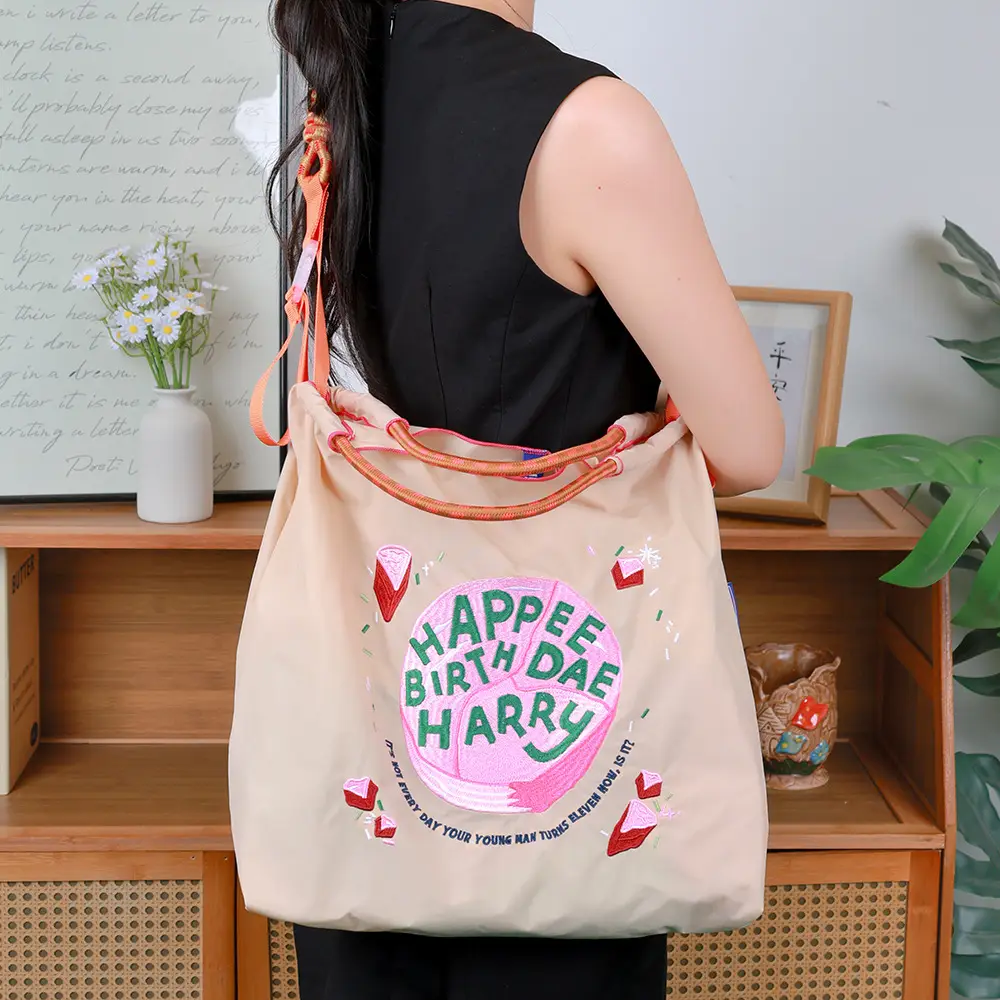 2025 Embroidered Eco-Friendly Tote Bags with Ballchain — feature 11