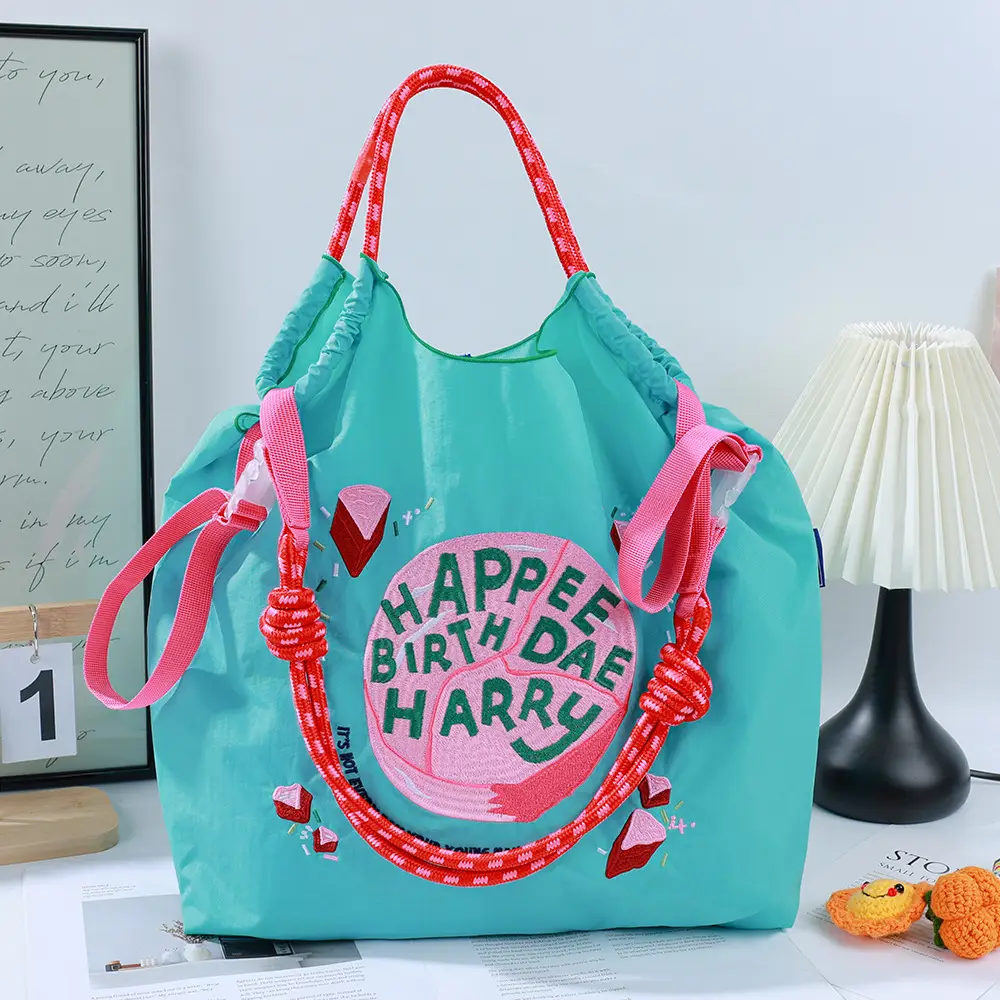 2025 Embroidered Eco-Friendly Tote Bags with Ballchain