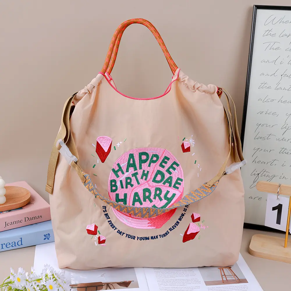 2025 Embroidered Eco-Friendly Tote Bags with Ballchain