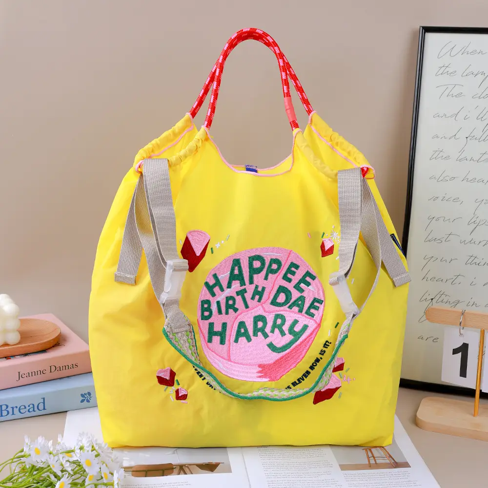 2025 Embroidered Eco-Friendly Tote Bags with Ballchain