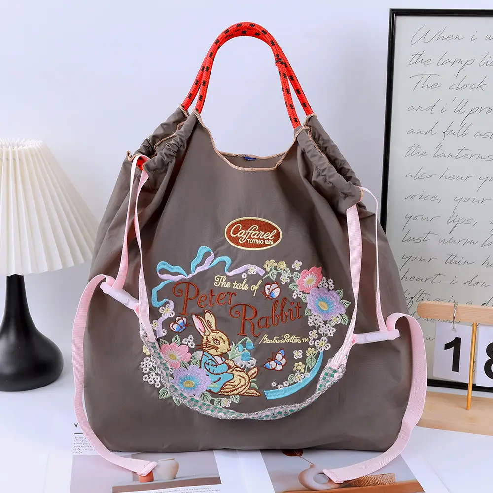 2025 Embroidered Eco-Friendly Tote Bags with Ballchain