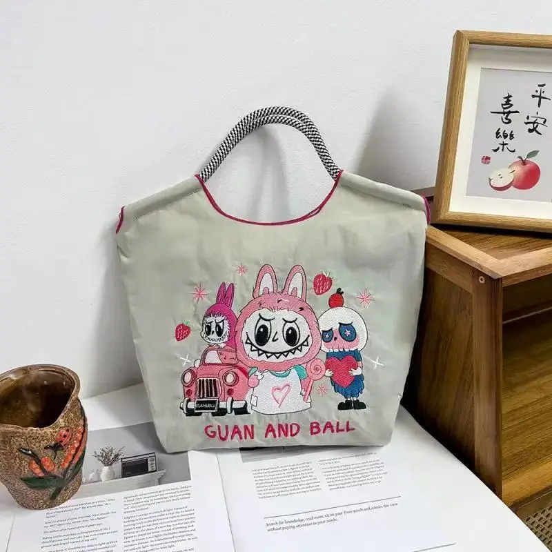2025 Embroidered Eco-Friendly Tote Bags with Ballchain