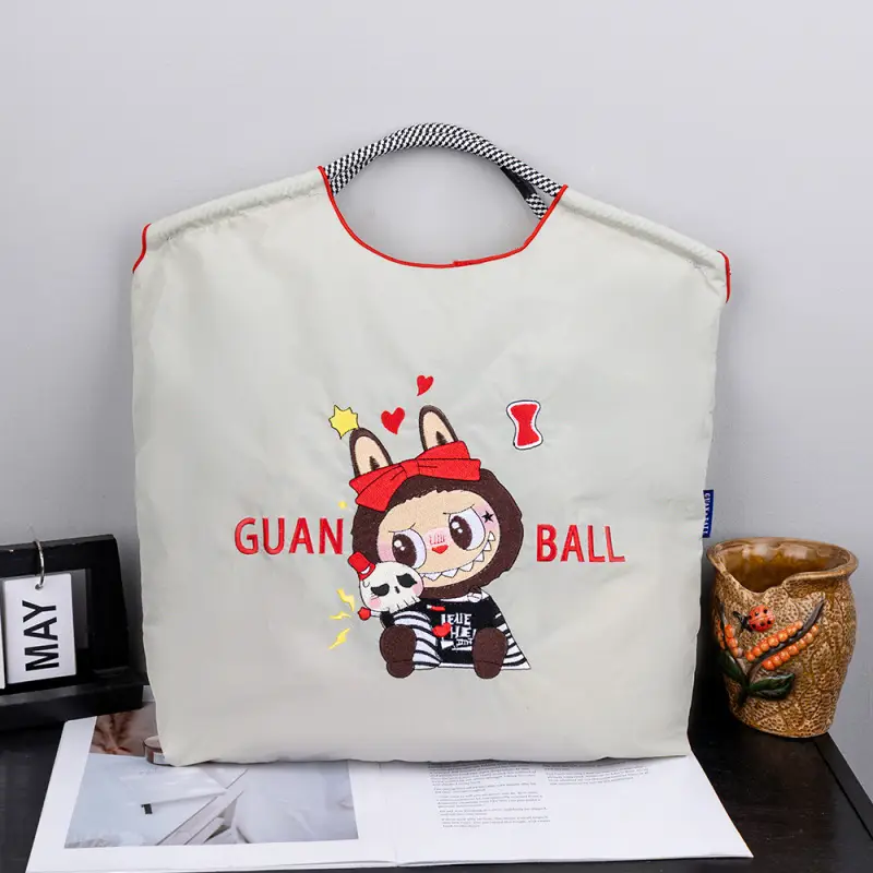2025 Embroidered Eco-Friendly Tote Bags with Ballchain