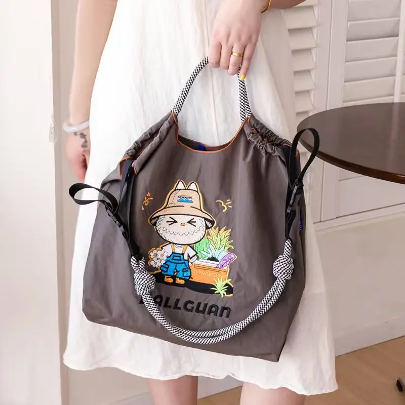 2025 Embroidered Eco-Friendly Tote Bags with Ballchain