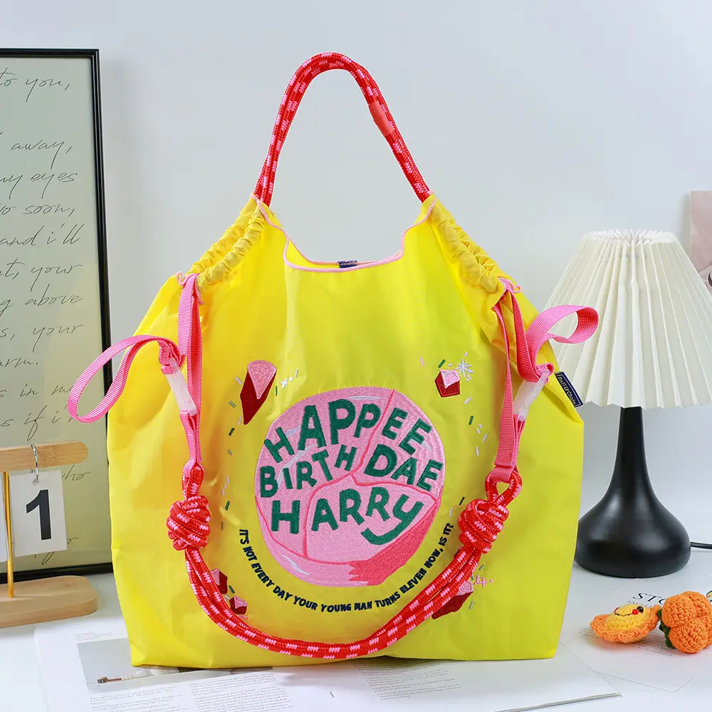 2025 Embroidered Eco-Friendly Tote Bags with Ballchain