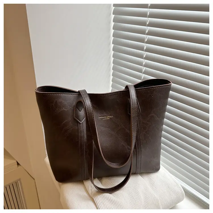 Women's Brown Leather Shoulder Bag 2025 New Autumn — feature 10