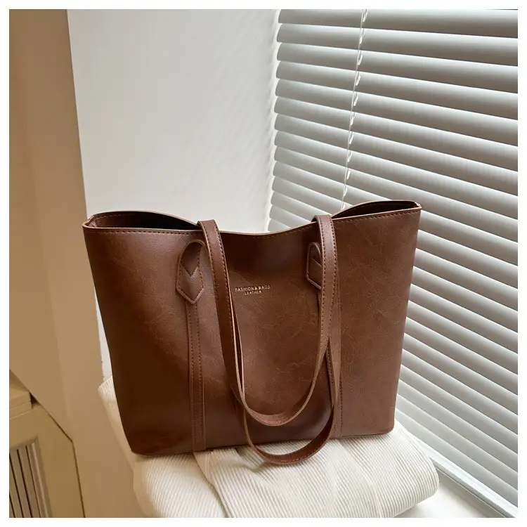 Women's Brown Leather Shoulder Bag 2025 New Autumn — feature 11