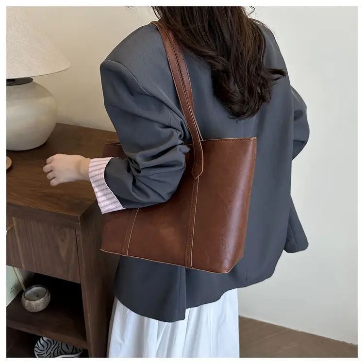 Women's Brown Leather Shoulder Bag 2025 New Autumn — feature 16