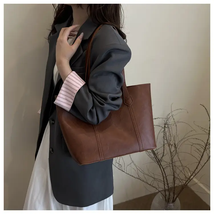 Women's Brown Leather Shoulder Bag 2025 New Autumn — feature 17