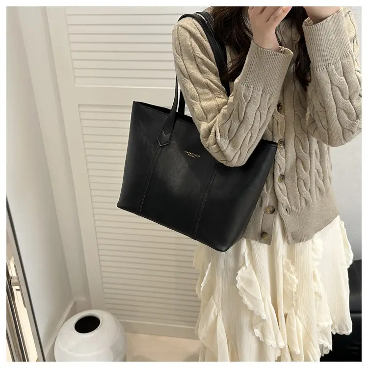 Women's Brown Leather Shoulder Bag 2025 New Autumn — feature 27