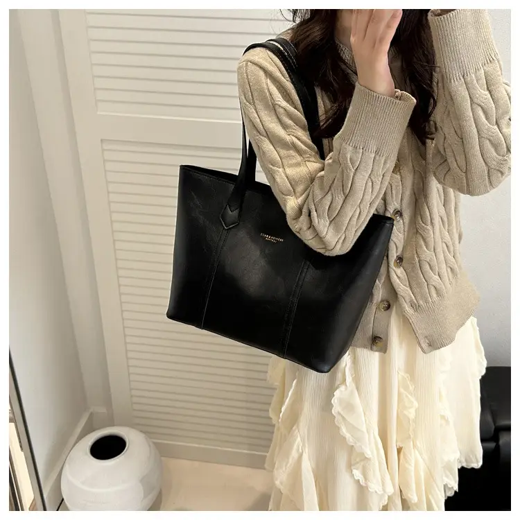 Women's Brown Leather Shoulder Bag 2025 New Autumn — feature 28