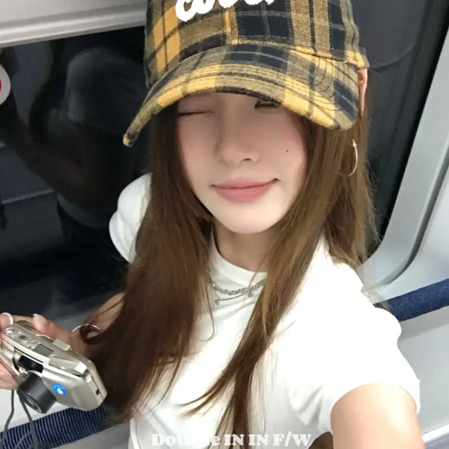 Double I Korean Version Plaid Cap Women Soft Top Duckbill Cap - Image 4