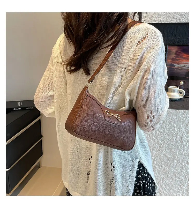 Black Retro Style Shoulder Bag for Women 2025 — feature 7