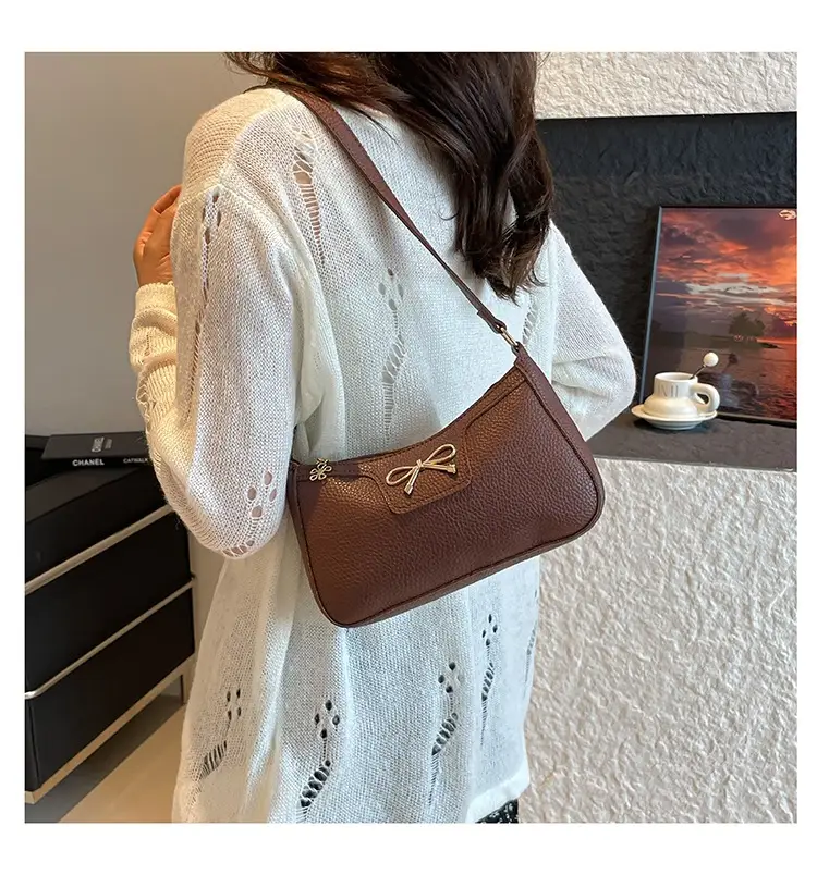 Black Retro Style Shoulder Bag for Women 2025 — feature 9