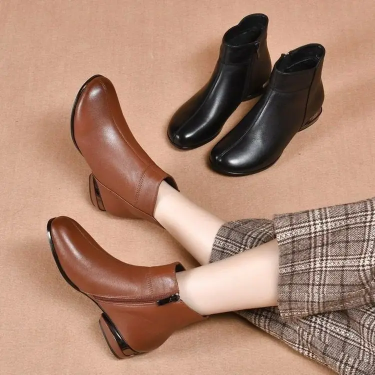 Women's Black Leather Ankle Boots Round Toe Winter — feature 10