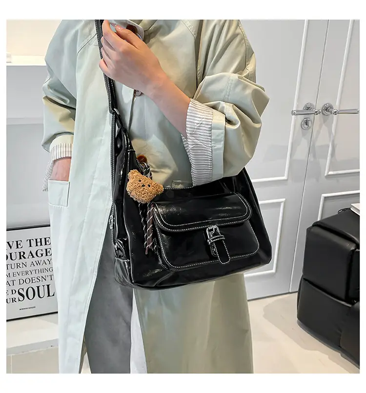Retro Black Women's Shoulder Bag 2025 Autumn — feature 20