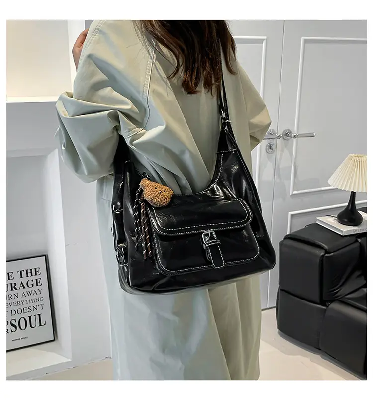 Retro Black Women's Shoulder Bag 2025 Autumn — feature 21