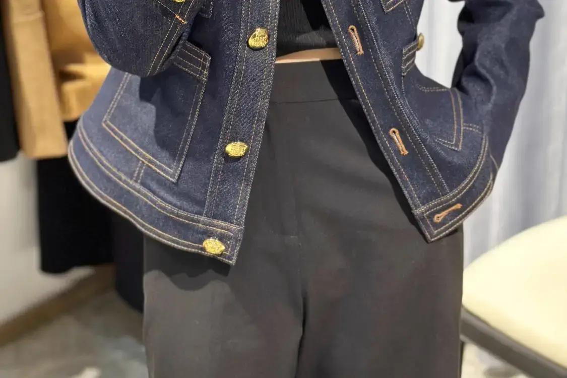 Women Denim Jacket Dark Blue Gold Buttons Small — feature 4