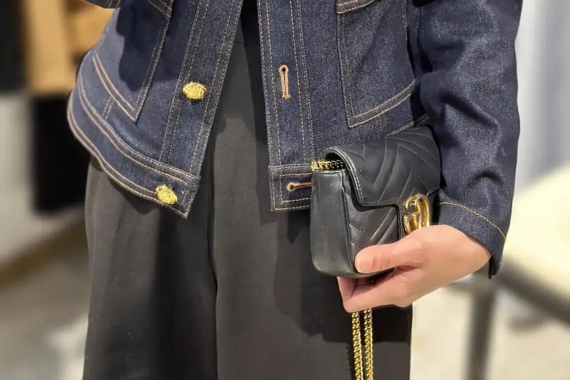 Women Denim Jacket Dark Blue Gold Buttons Small — feature 8