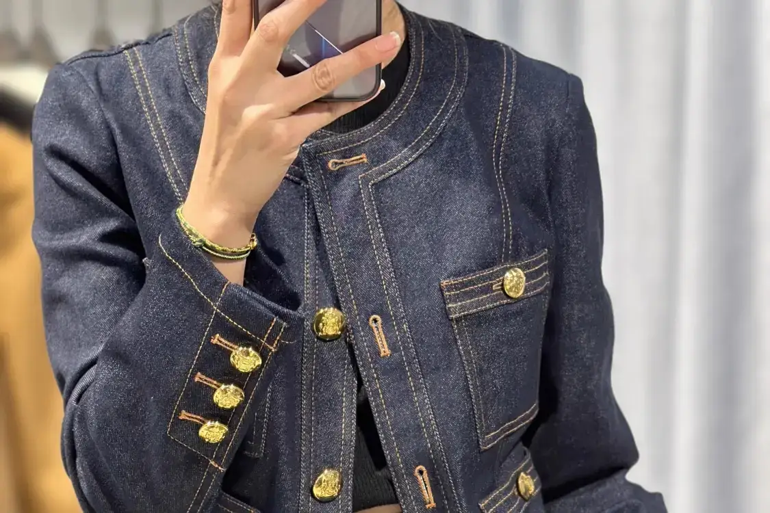 Women Denim Jacket Dark Blue Gold Buttons Small — feature 9