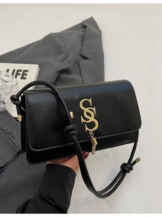Pink Gold Logo Shoulder Bag for Women - Image 7