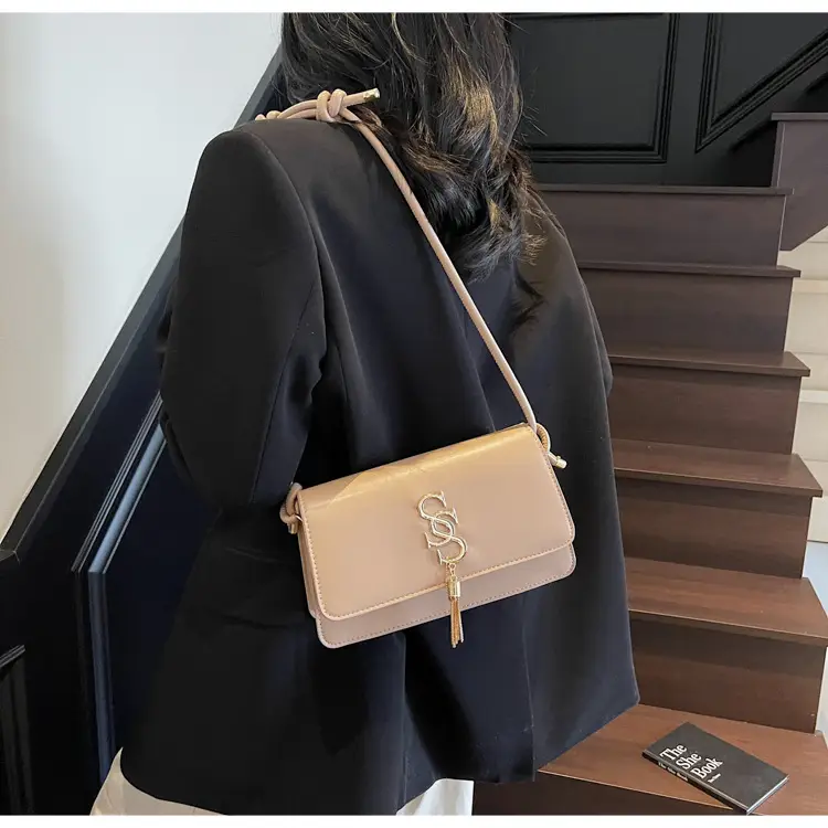 Pink Gold Logo Shoulder Bag for Women — feature 7