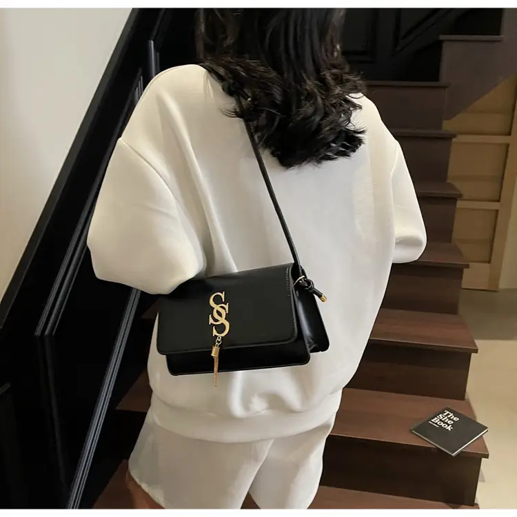 Pink Gold Logo Shoulder Bag for Women — feature 8