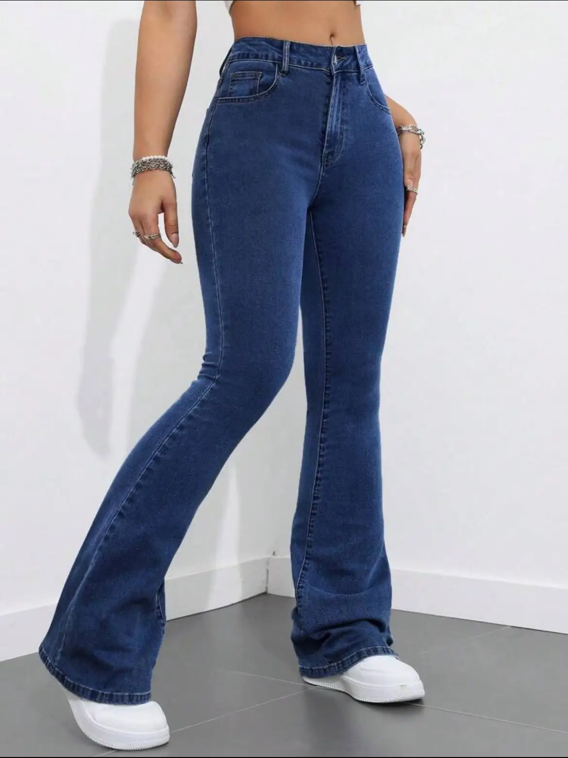 Women's Stretchy Dark Blue Flared Jeans 2025