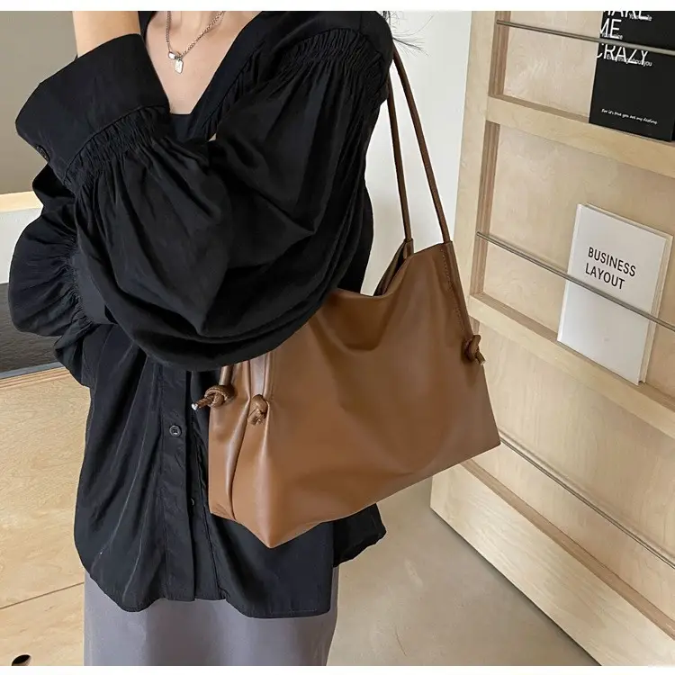 Black Leather Shoulder Bag for Women 2025 New — feature 8